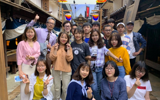Welcome outing for new students at the Osaka Museum of Living History.
